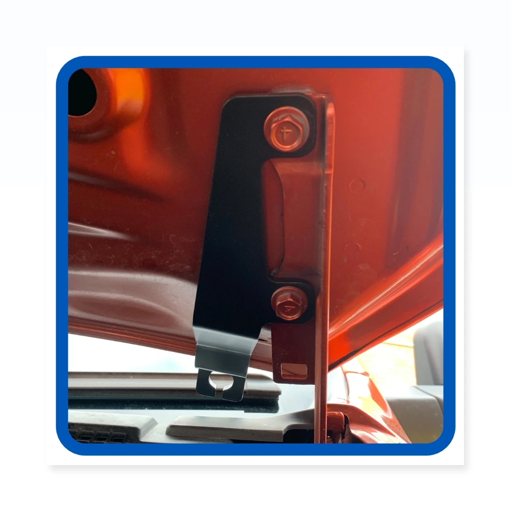Isuzu MU-X Uniden X76 Value Pack 5W UHF CB Radio & Antenna with Bonnet Bracket Essential Install Bundle 2021-Onwards
